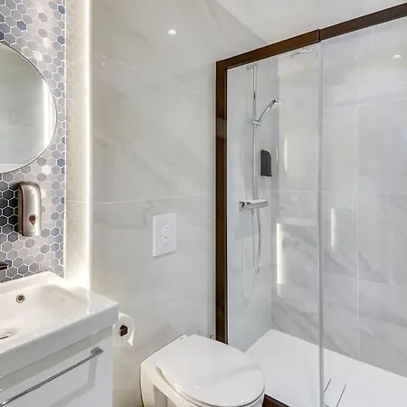 Brp Center, Four * Cannes